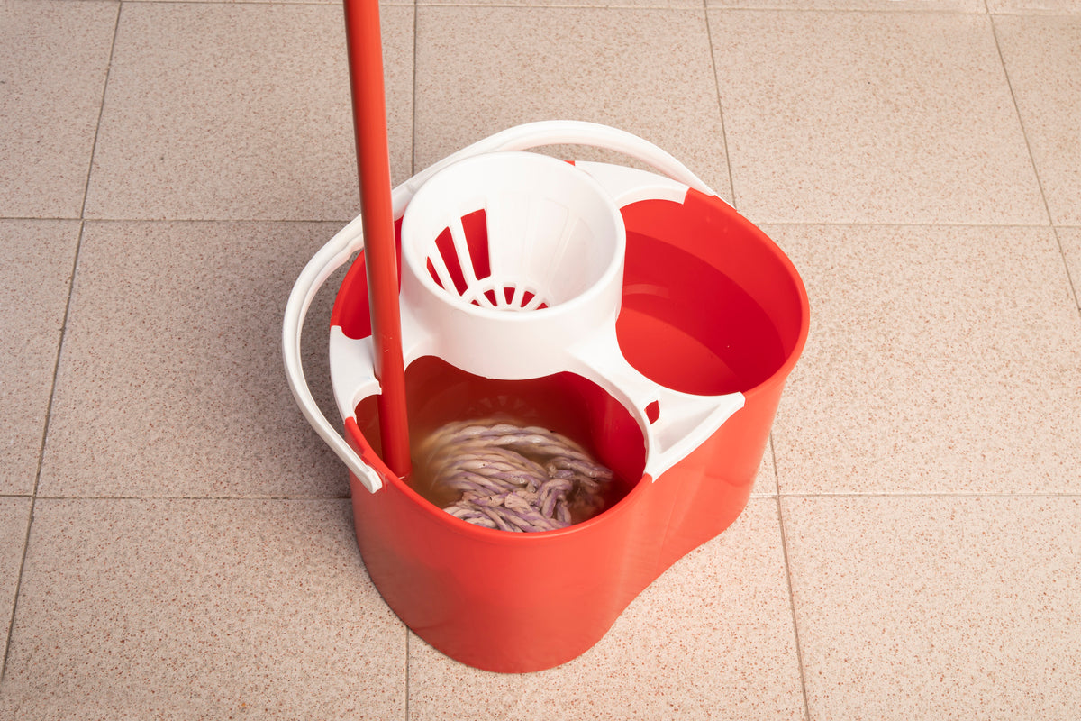 Cubo Dos Aguas – Friega Siempre con agua limpia